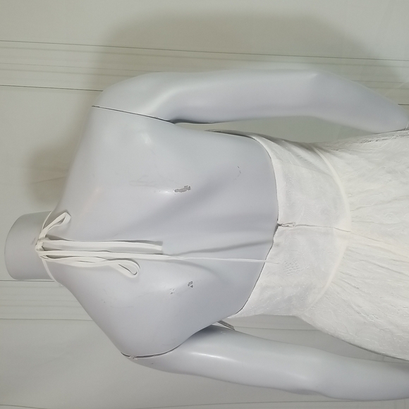 David's Bridal SZ 8 Wedding Dress Ivory High Neck Empire Waist Lace Halter FLAW - Picture 8 of 17